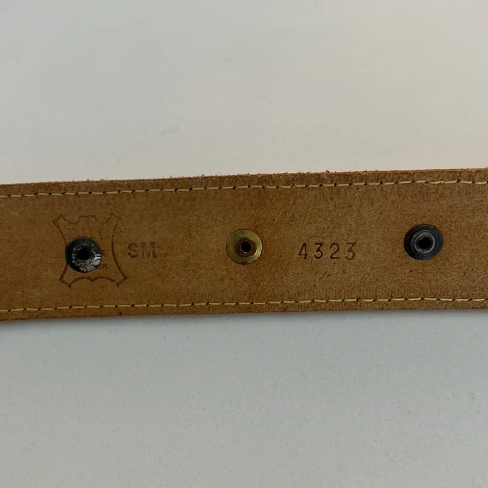 AVION INTERNATIONAL vintage mustard