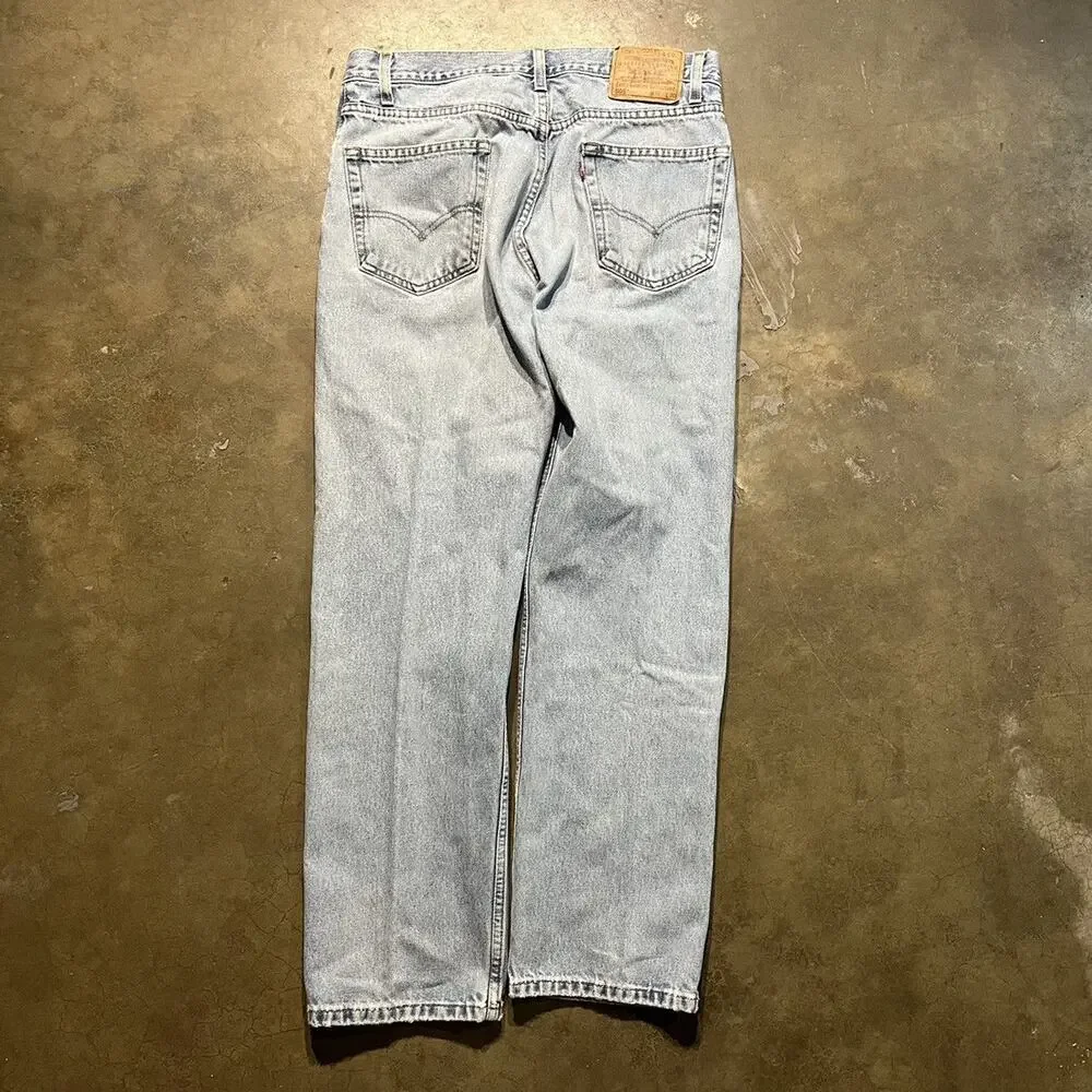 Levis measurements waist